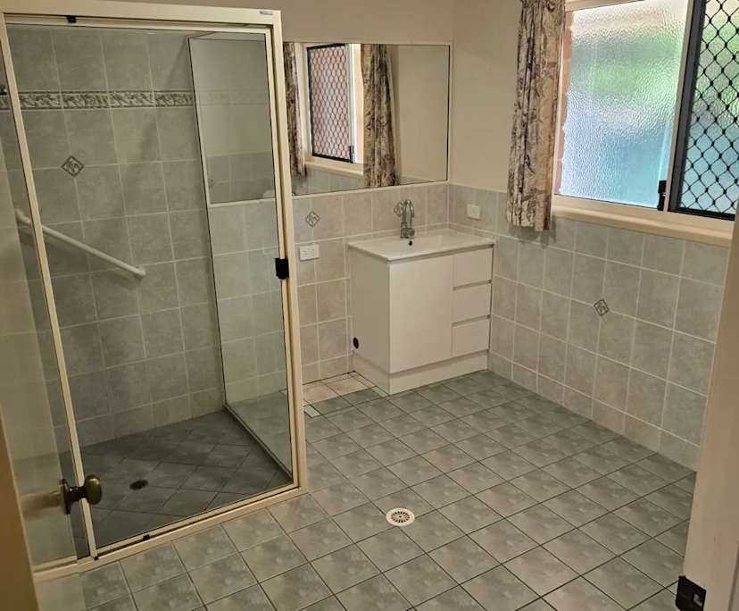 $350, Share-house, 2 bathrooms, Bargara QLD 4670