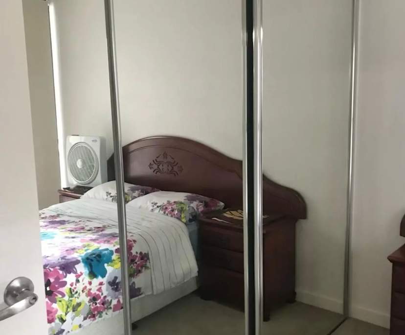 Furnished room with ensuite in a flatshare