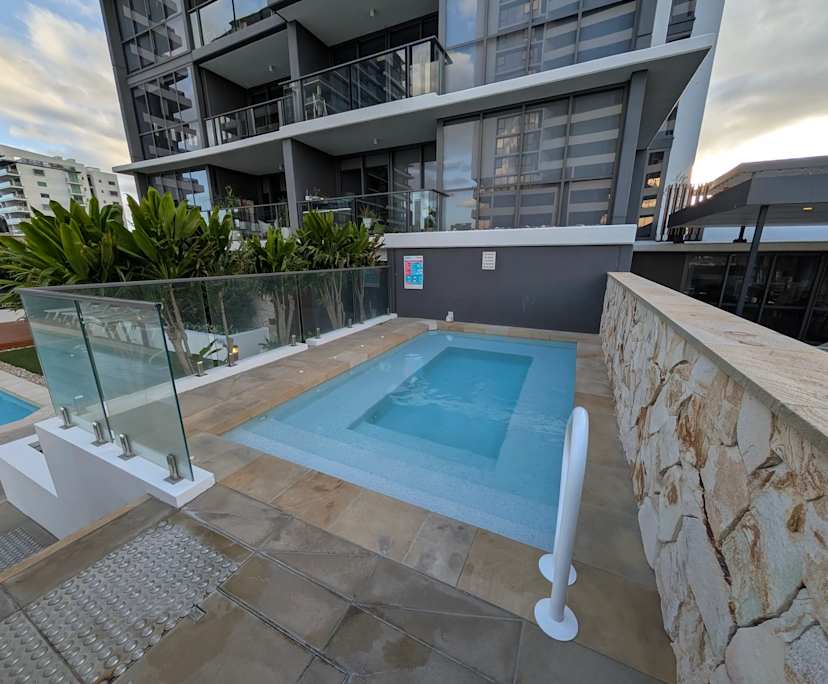 $325, Flatshare, 2 bathrooms, Milton QLD 4064
