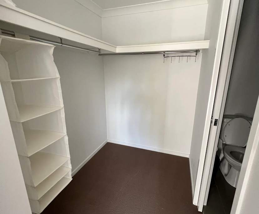 $385, Share-house, 4 bathrooms, Merrimac QLD 4226