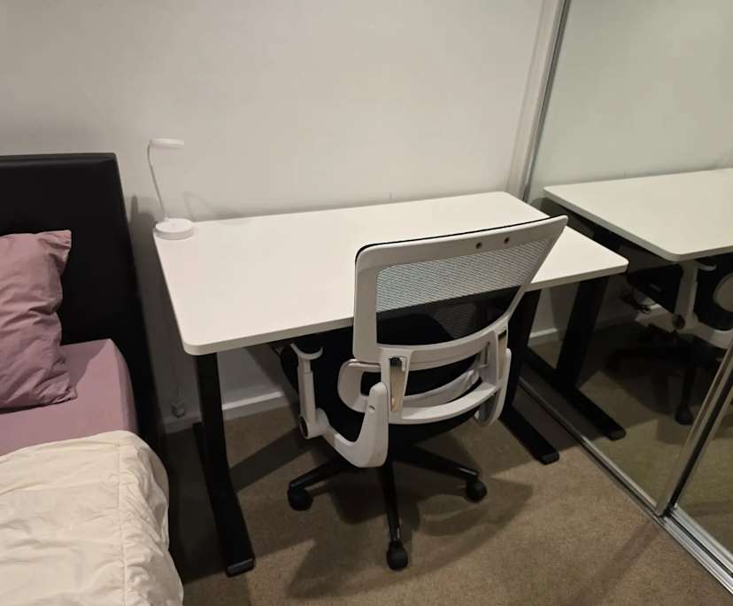 Furnished room with ensuite in a flatshare