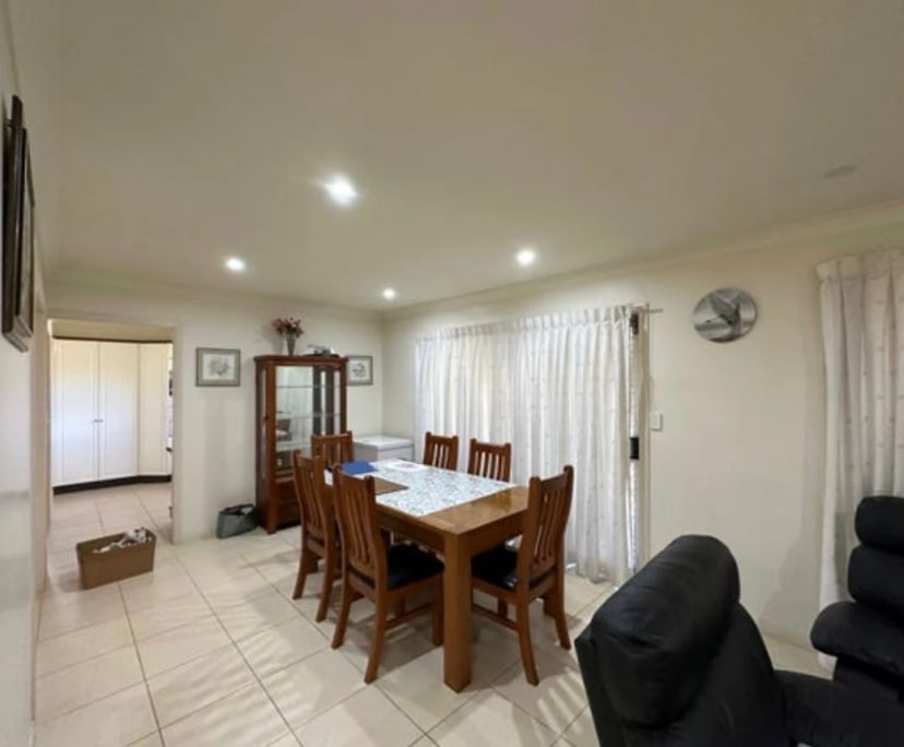 Whole property with 3 rooms for rent