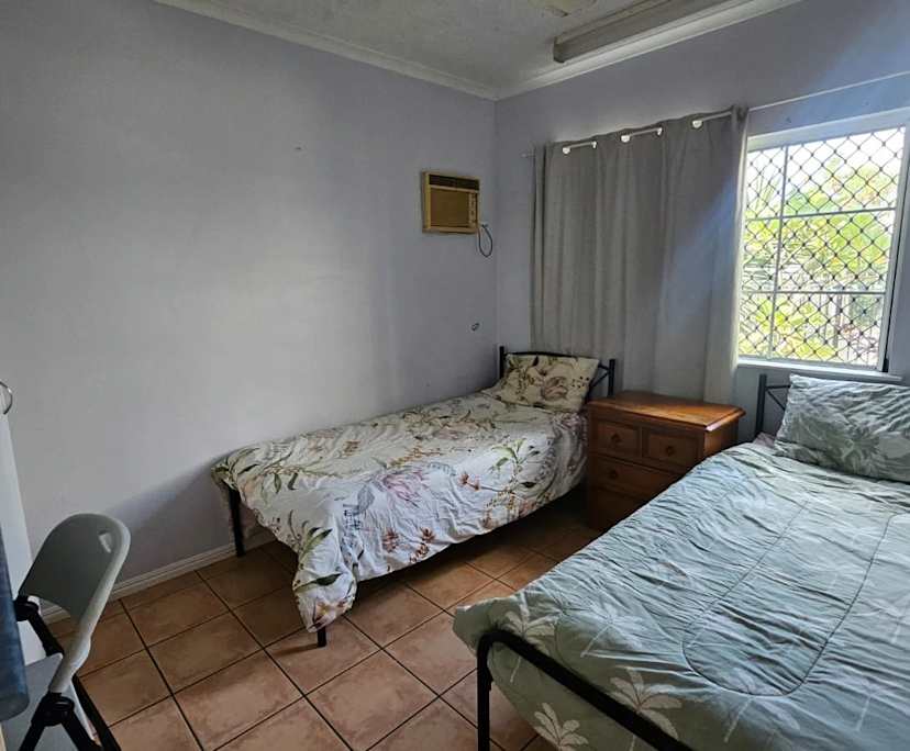 Furnished room in a flatshare