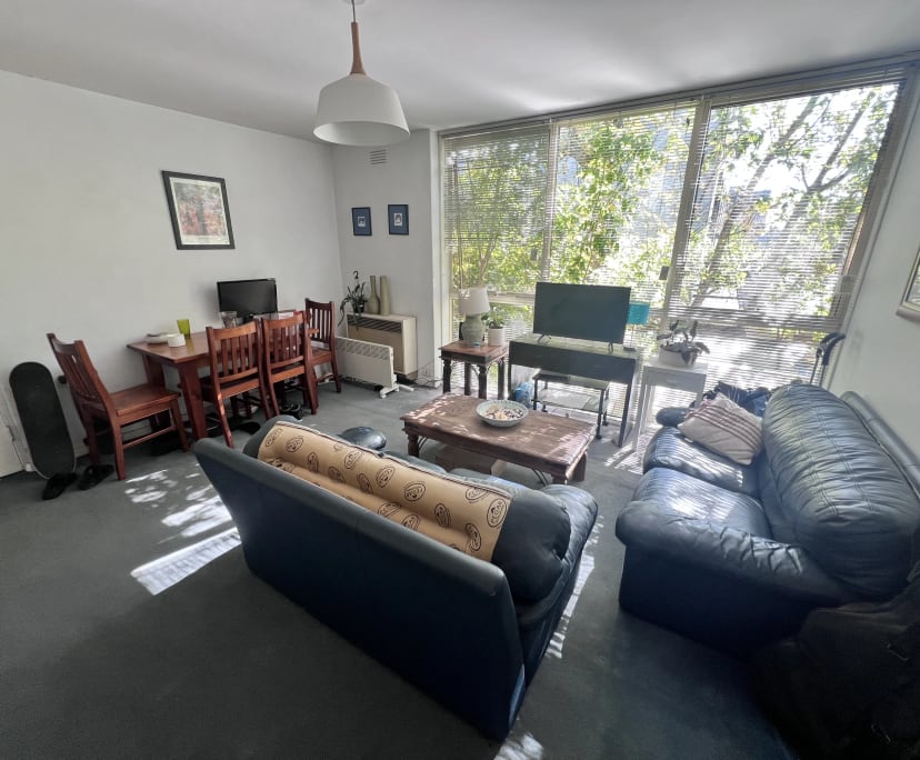 Furnished room in a flatshare