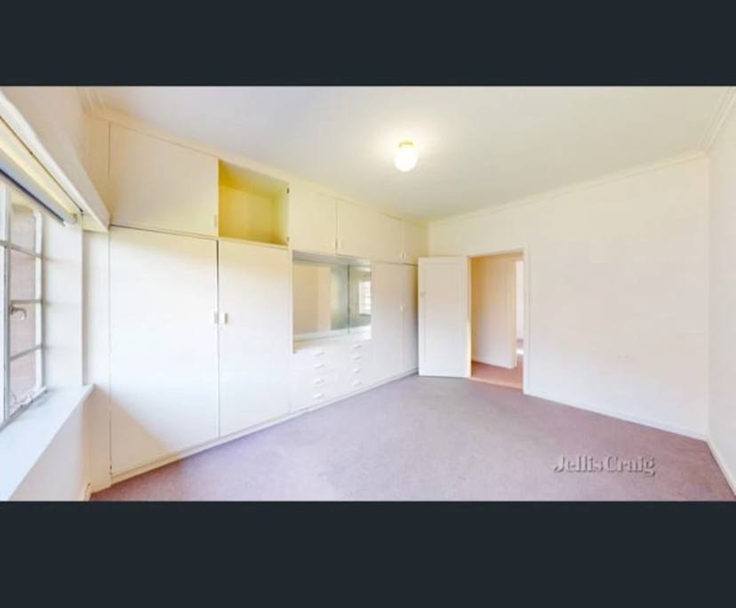 Unfurnished room in a flatshare