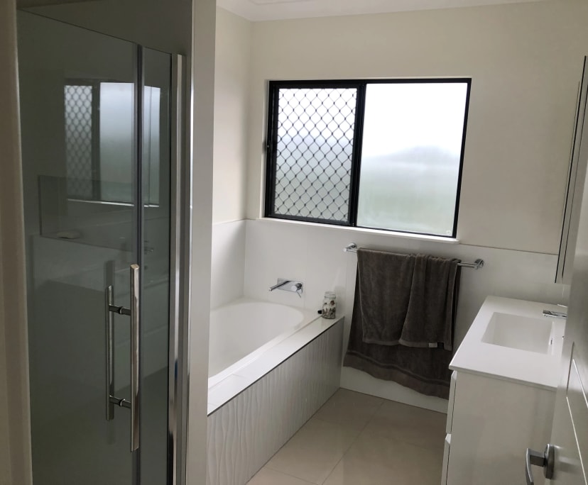 $250, Share-house, 4 bathrooms, Trinity Beach QLD 4879