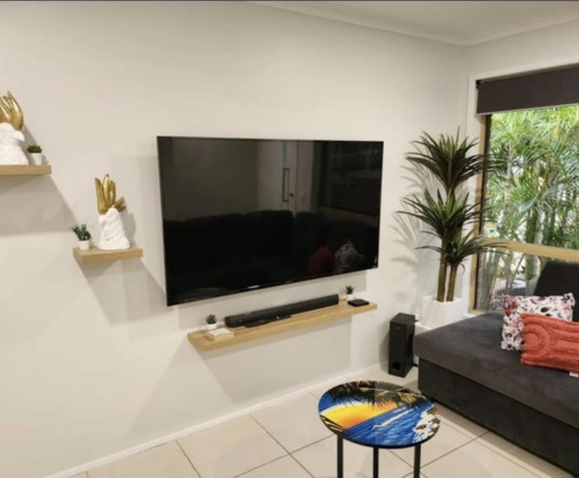 $350, Share-house, 3 bathrooms, Oxenford QLD 4210