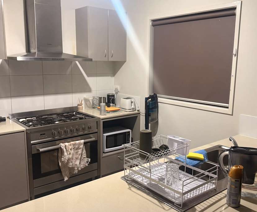 Room in a share house