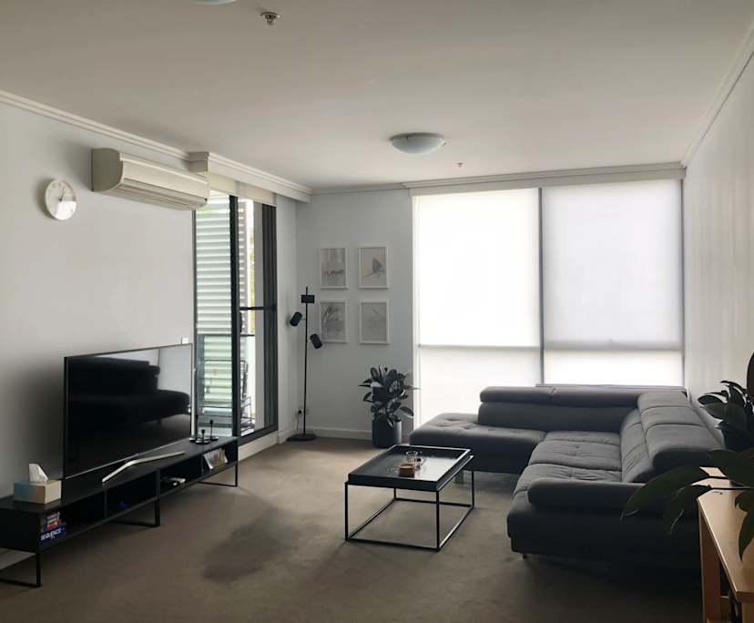 Unfurnished room in a flatshare