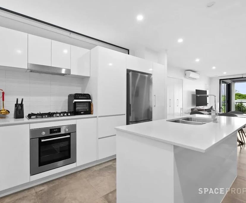 $360, Flatshare, 2 bathrooms, Red Hill QLD 4059