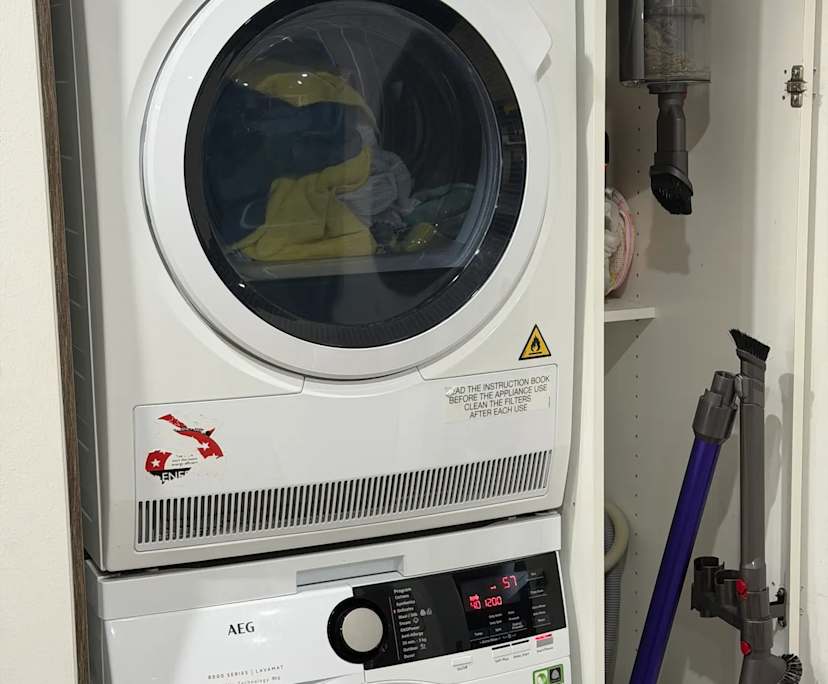 $300, Whole-property, 3 bathrooms, Southport QLD 4215