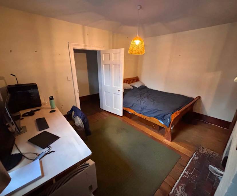 Unfurnished room in a share house