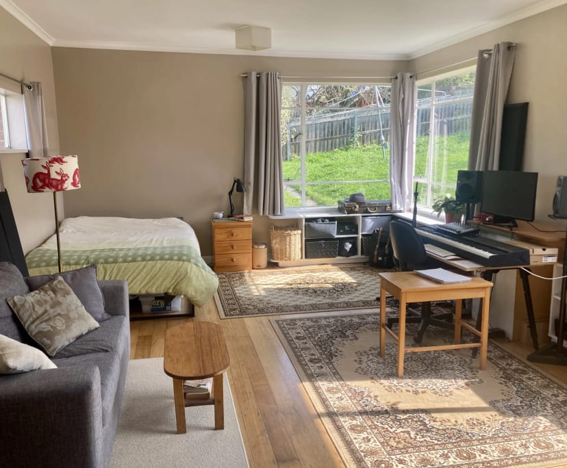 Room in a share house