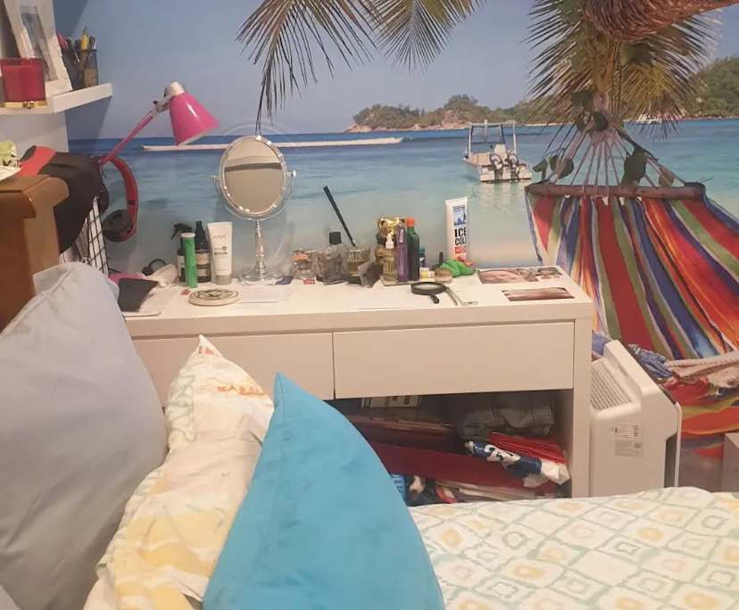 Furnished room with own bathroom
