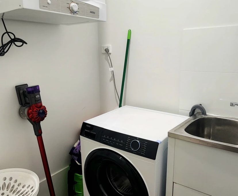 $400, 1-bed, 1 bathroom, Roselands NSW 2196