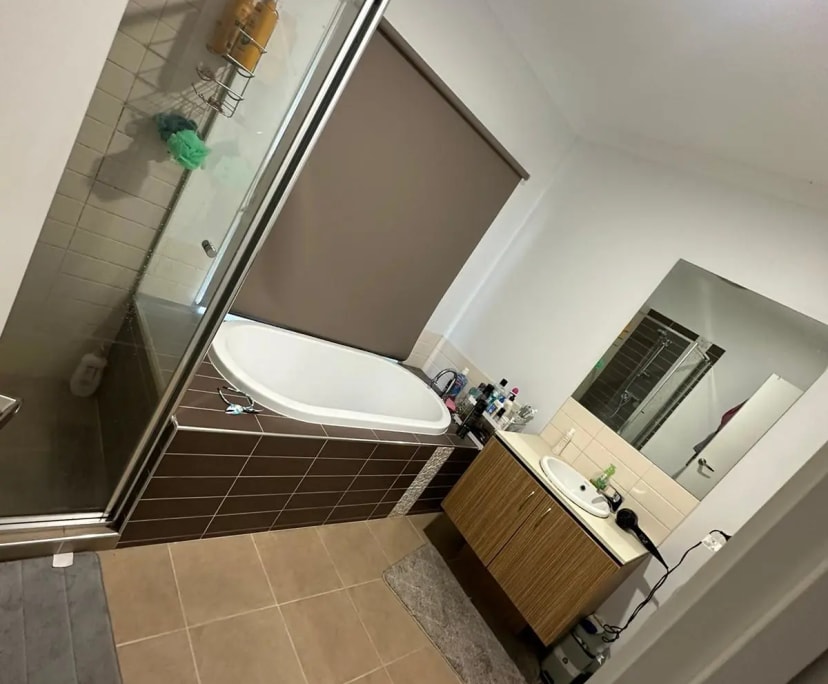 2 Rooms for Rent in Lyndhurst, Melbourne 175, Fur...