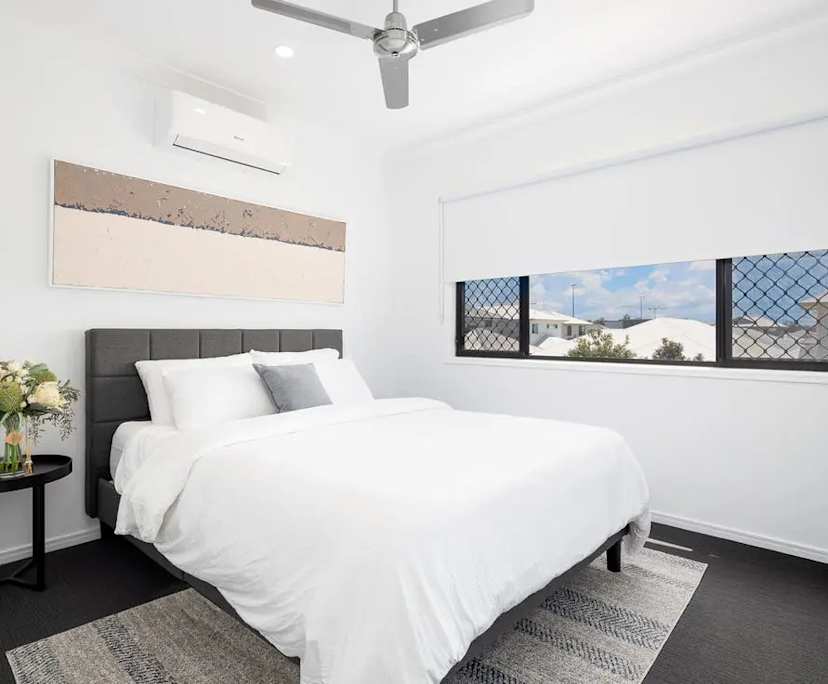 Room in a share house
