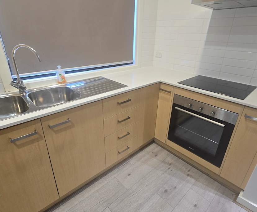 $350, Share-house, 6 bathrooms, Pakenham VIC 3810