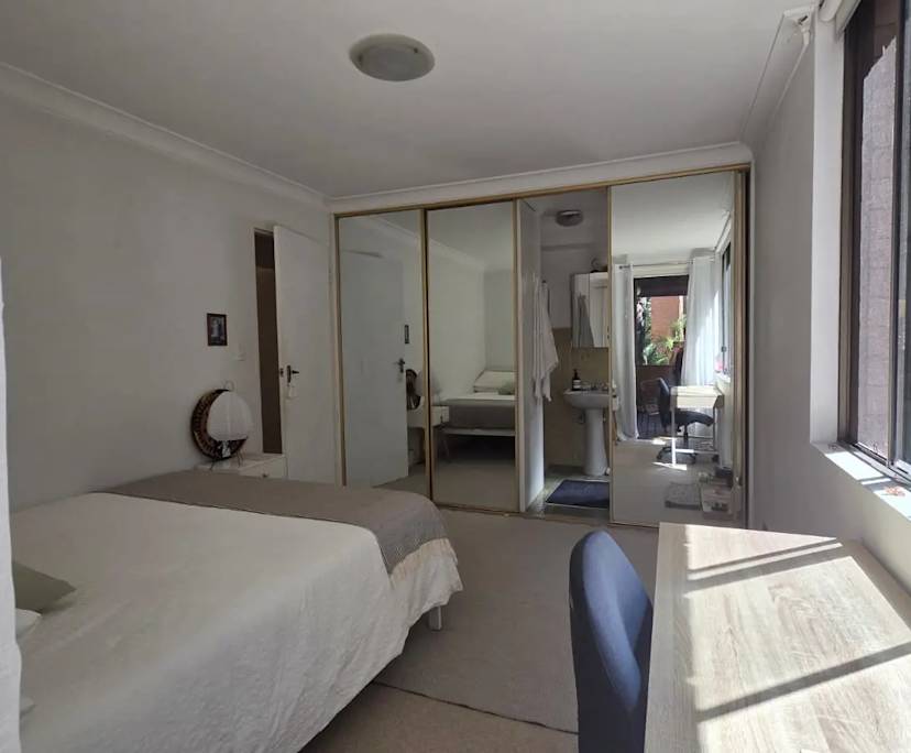 Furnished room with ensuite in a flatshare