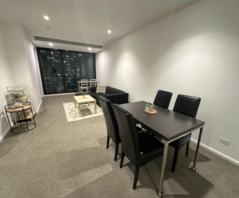 Furnished room with ensuite in a flatshare