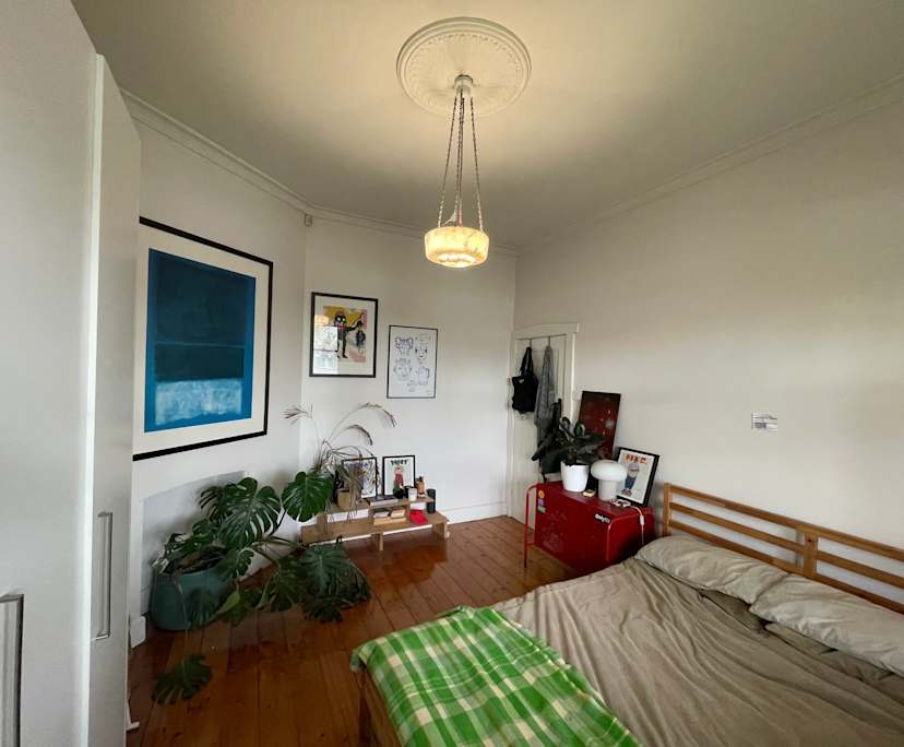 Furnished room in a share house