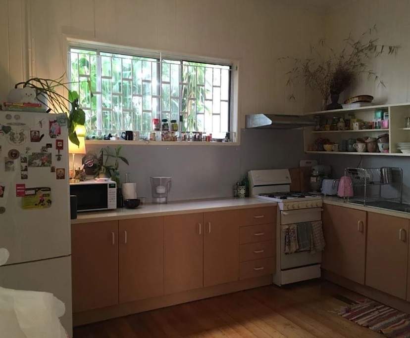 Room in a share house