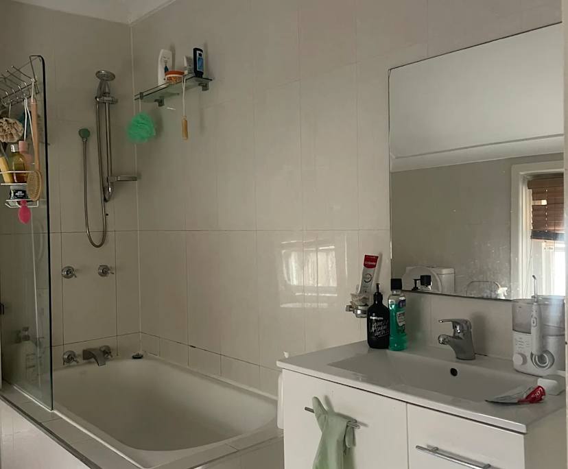 Room in a share house