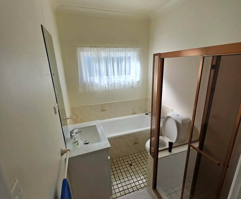 Room in a share house