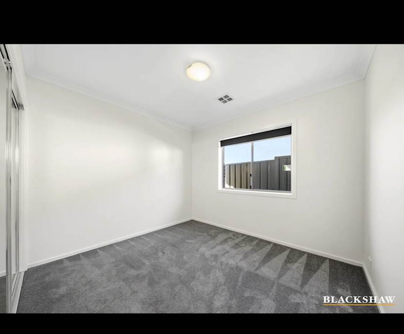 Unfurnished room in a share house