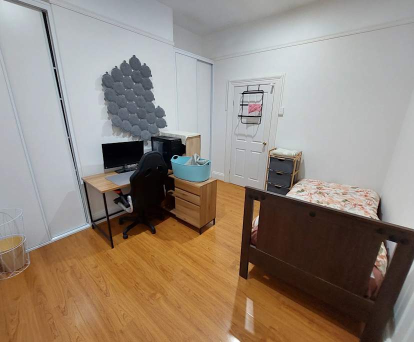 Room in a share house