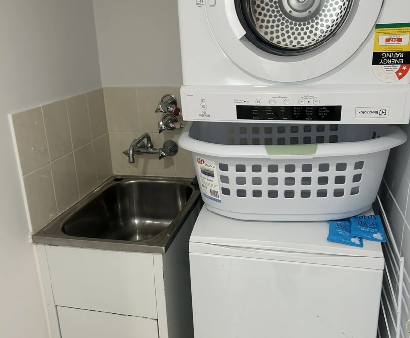 $420, Flatshare, 3 bathrooms, Surfers Paradise QLD 4217