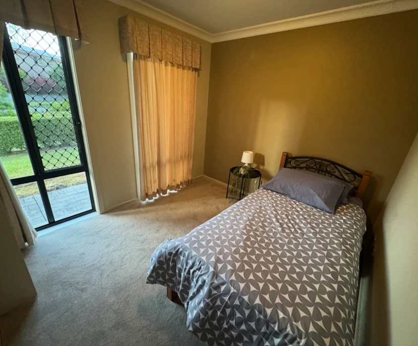 $230, Share-house, 3 bathrooms, Robertson QLD 4109