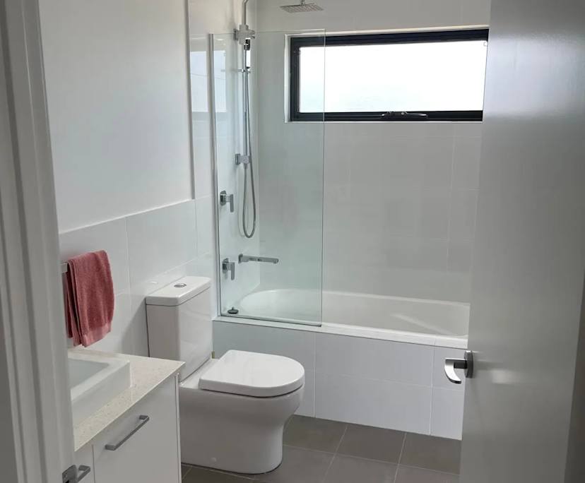 $280, Share-house, 3 bathrooms, Cameron Park NSW 2285