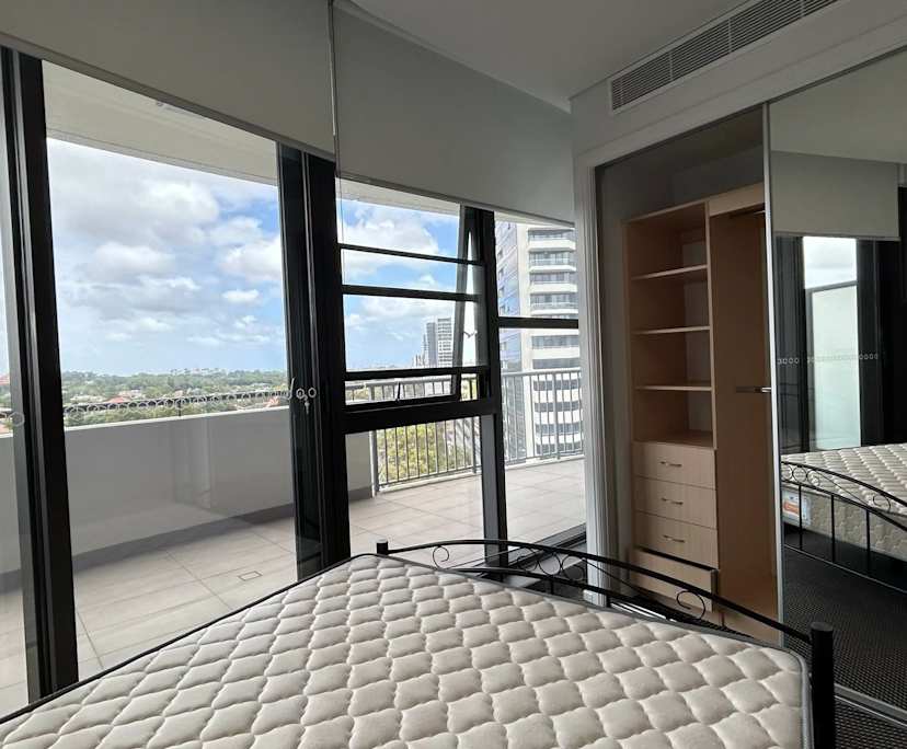Furnished room with ensuite in a flatshare