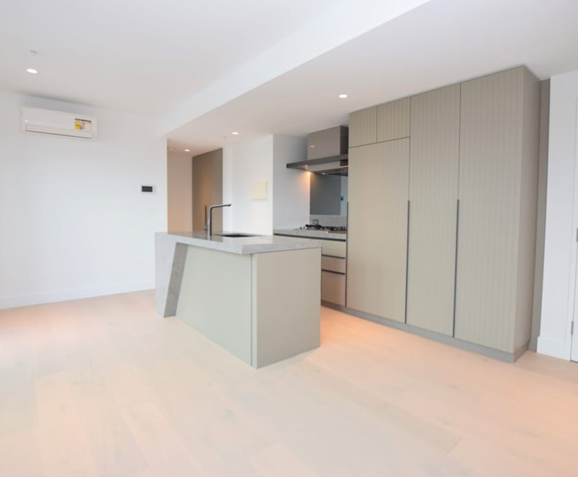 Unfurnished room with own bathroom