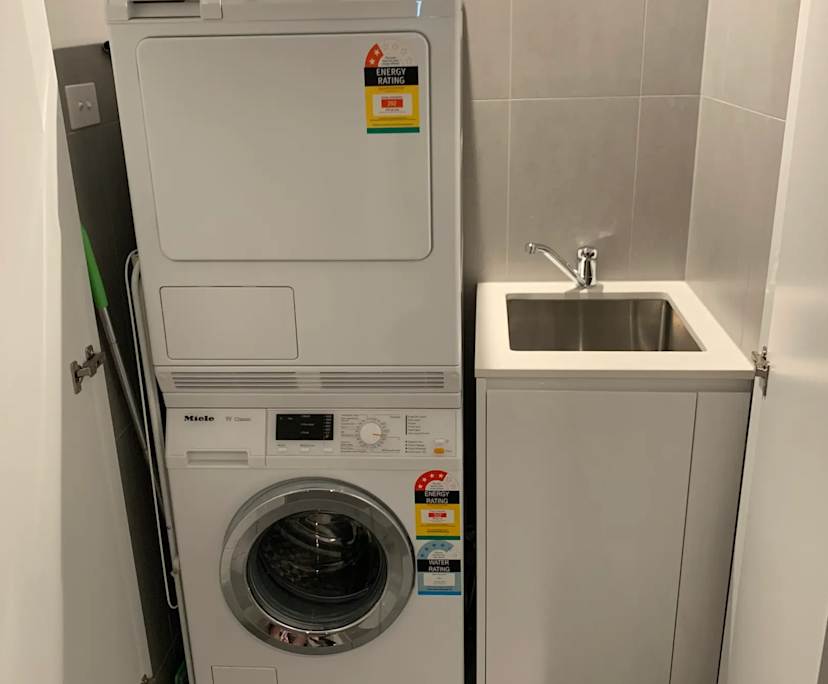 $400, Flatshare, 2 bathrooms, Melbourne VIC 3004