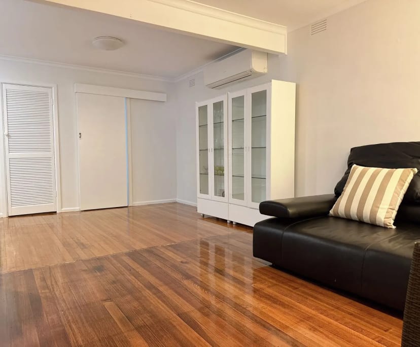 Room for Rent in Glen Waverley, Melbourne 350, Fl...