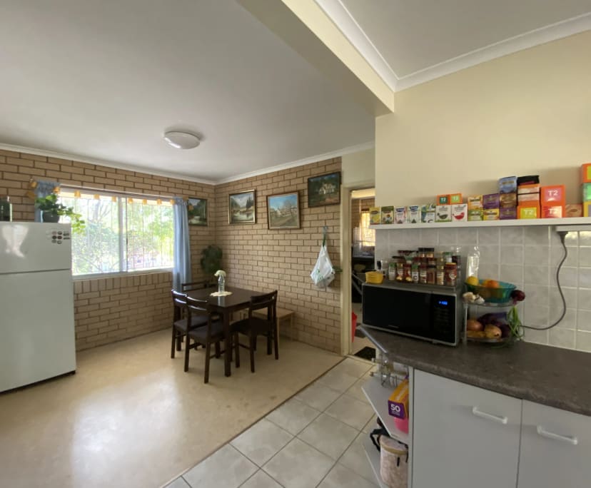 2 Rooms for Rent in Camp Hill, Brisbane 155, Unfu...