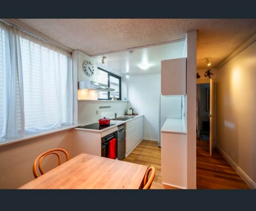 $520, 1-bed, 1 bathroom, Port Melbourne VIC 3207