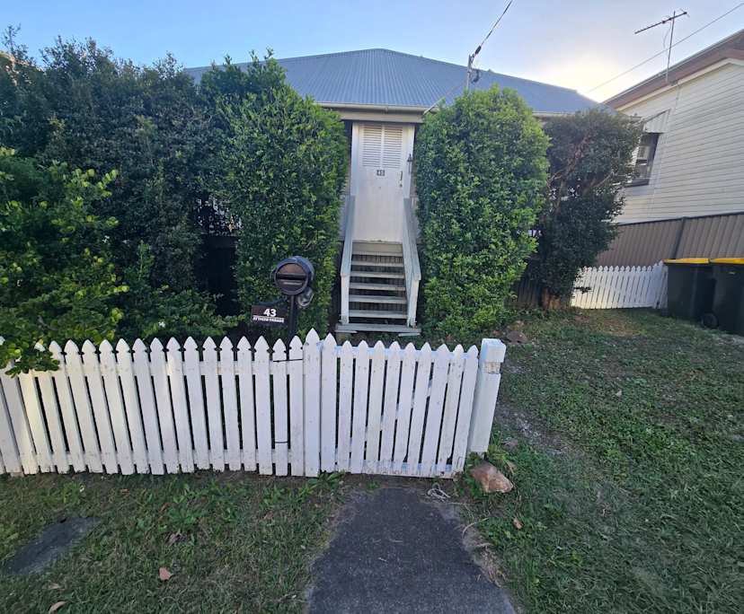 Room in a share house