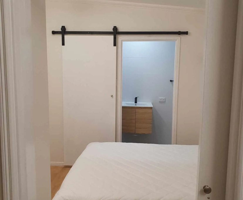 $375, Granny-flat, 1 bathroom, Hermit Park QLD 4812