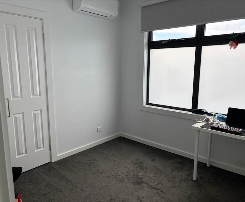 Room in a share house