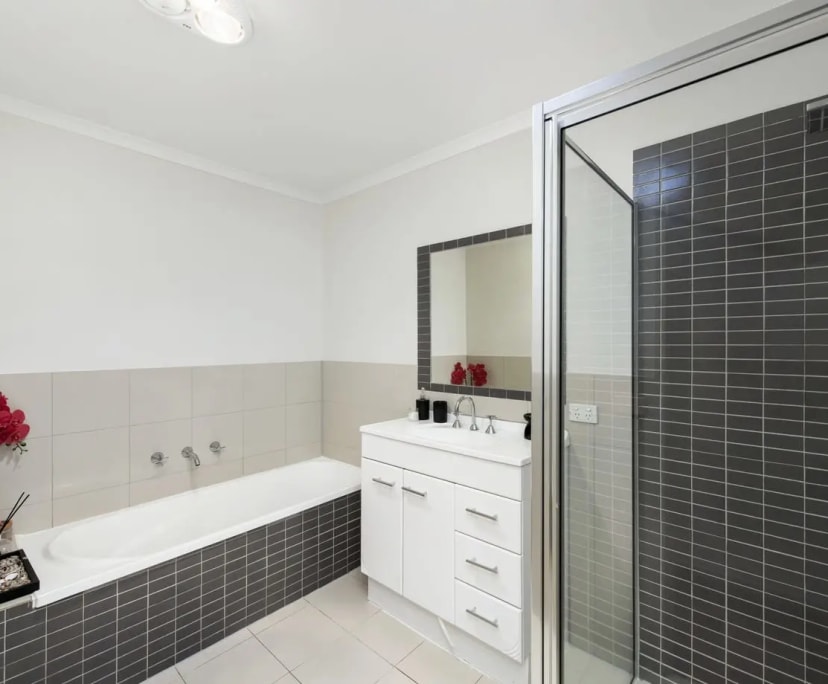 Room for Rent in Queanbeyan East, Canberra 280, F...