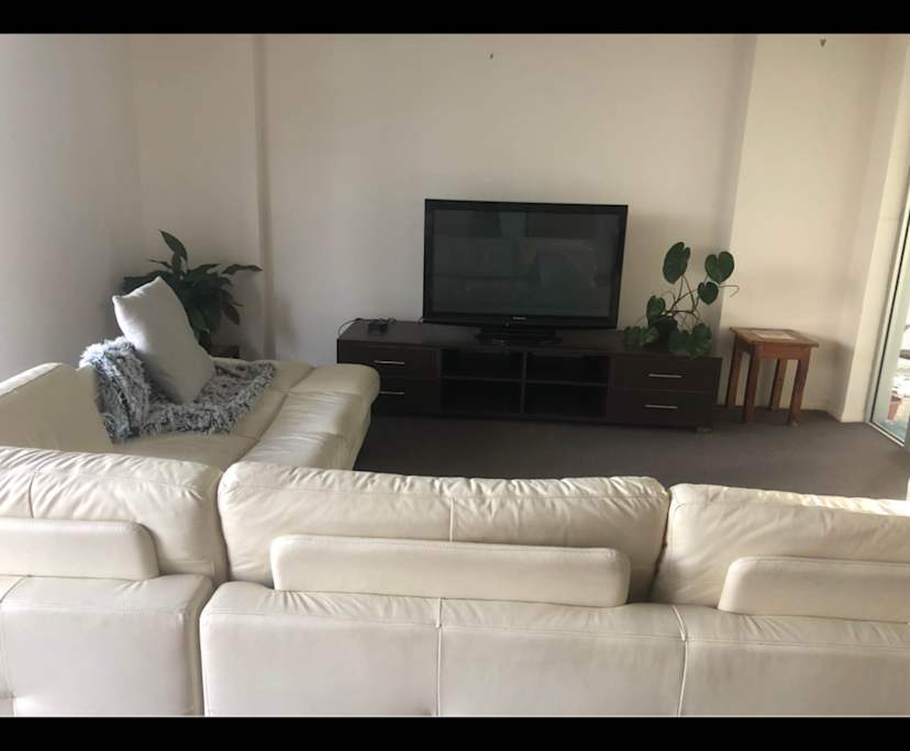 $350, Share-house, 3 bathrooms, Burleigh Waters QLD 4220