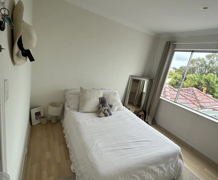 Room for Rent in City Beach, Perth 230, Furnished...