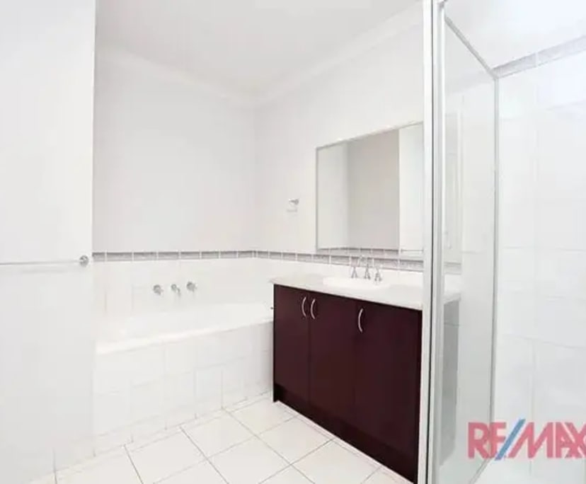 Room for Rent in Narre Warren South, Melbourne 22...