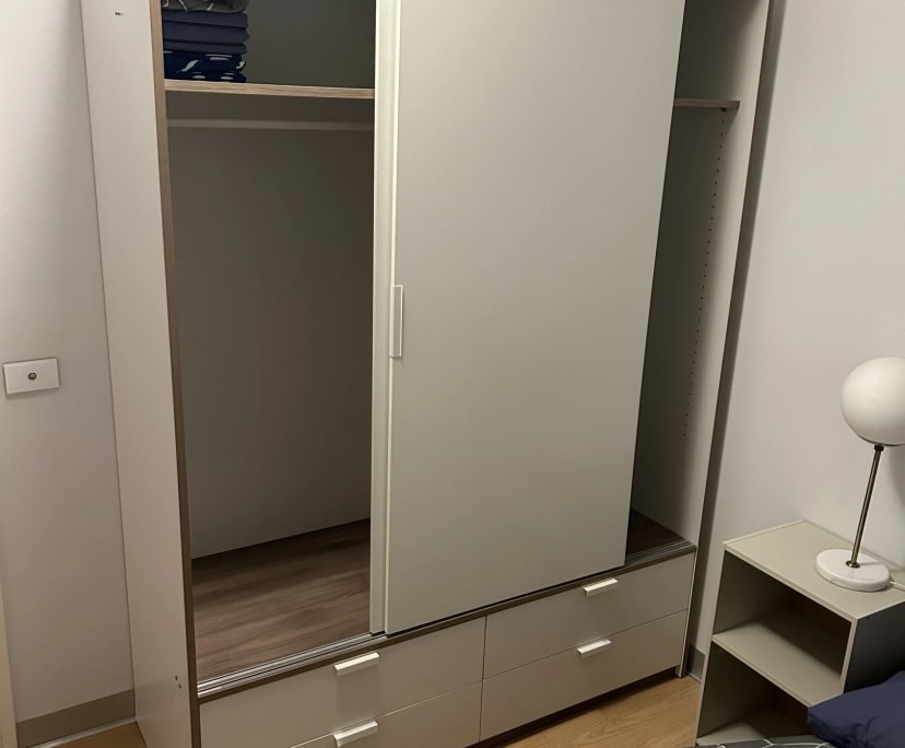 Furnished room in a flatshare
