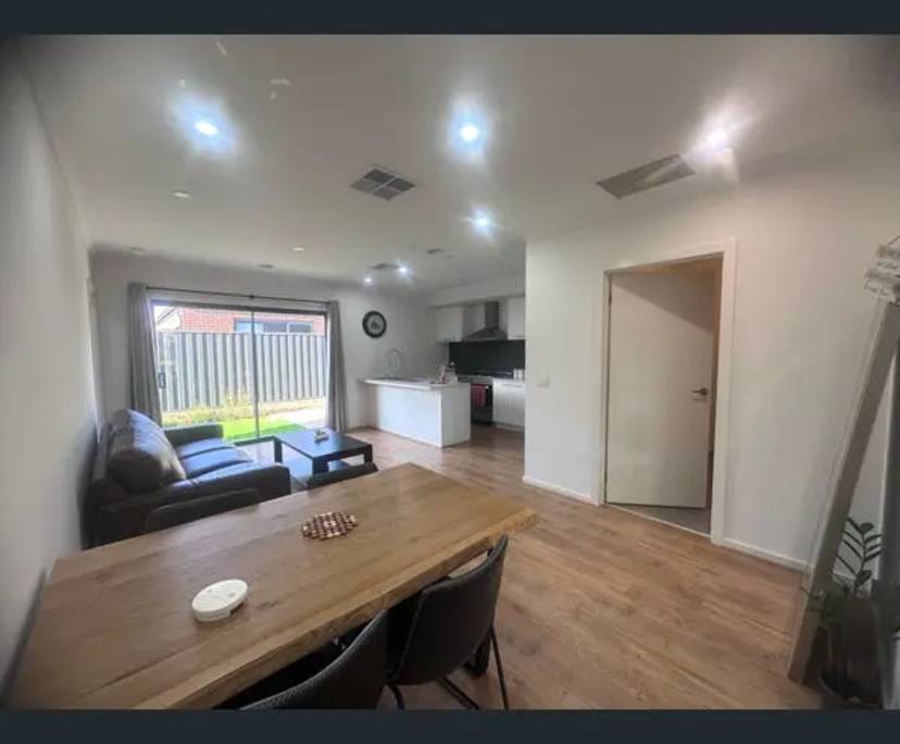 $180, Share-house, 3 bathrooms, Strathtulloh VIC 3338