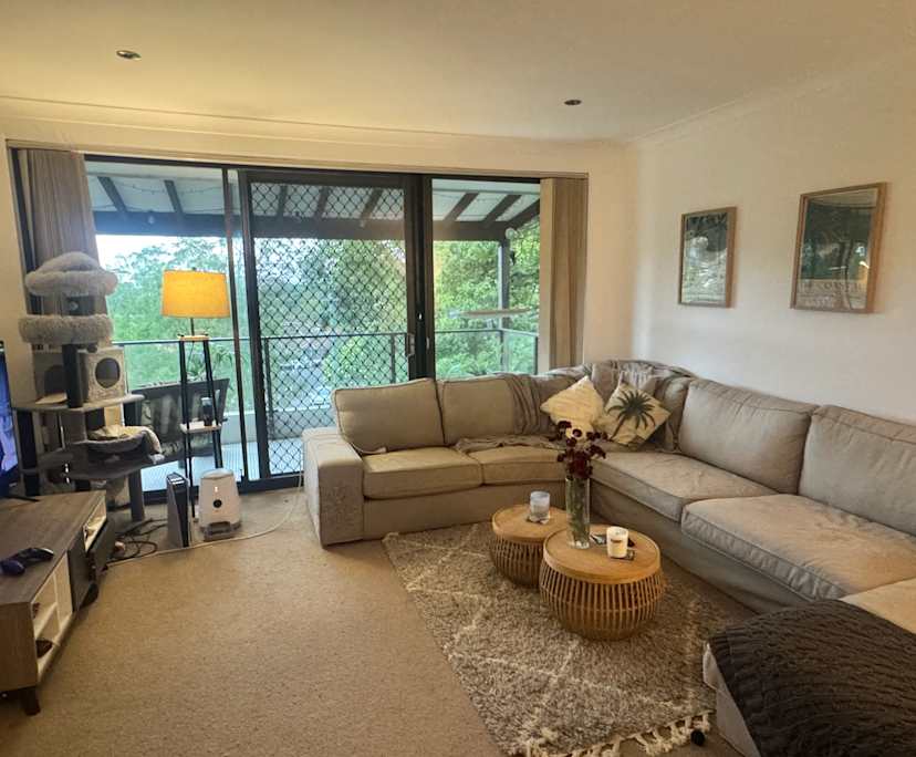 Furnished room in a flatshare