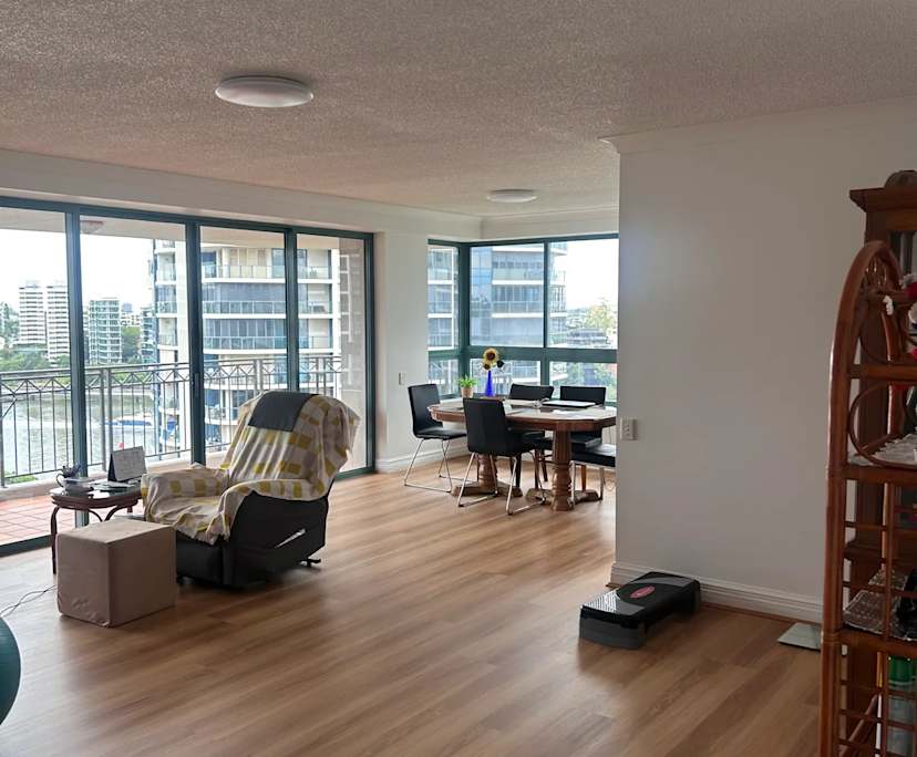 $350, Flatshare, 3 bathrooms, Kangaroo Point QLD 4169